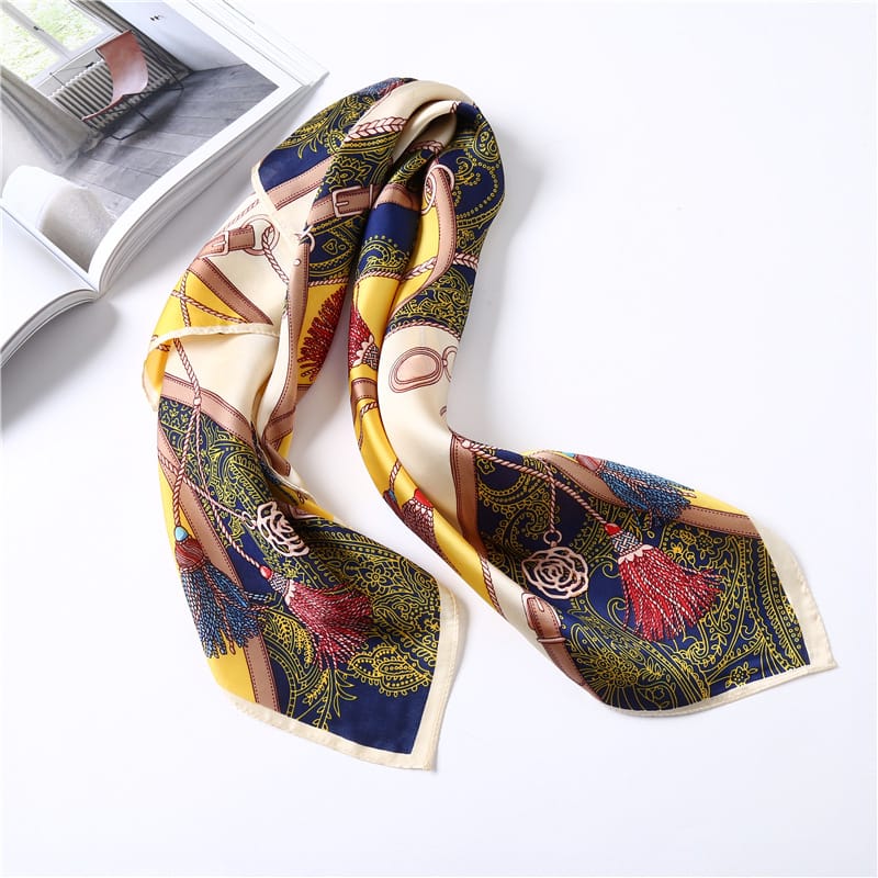 🌷 Versatile Printed Square Scarf