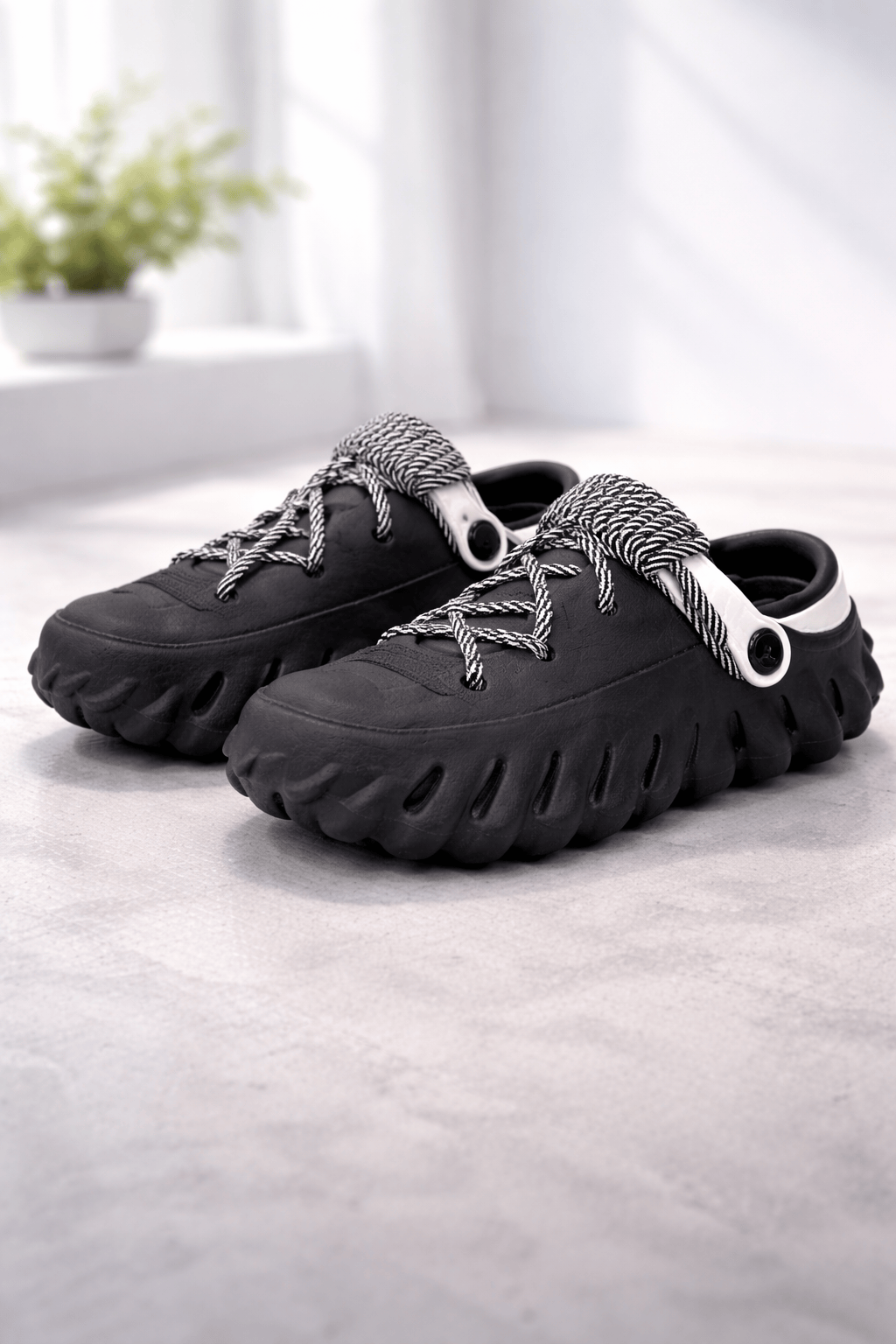 ⚙️DualWear™ Adjustable EVA Hole Clogs – Secure, Stylish & Built for Motion