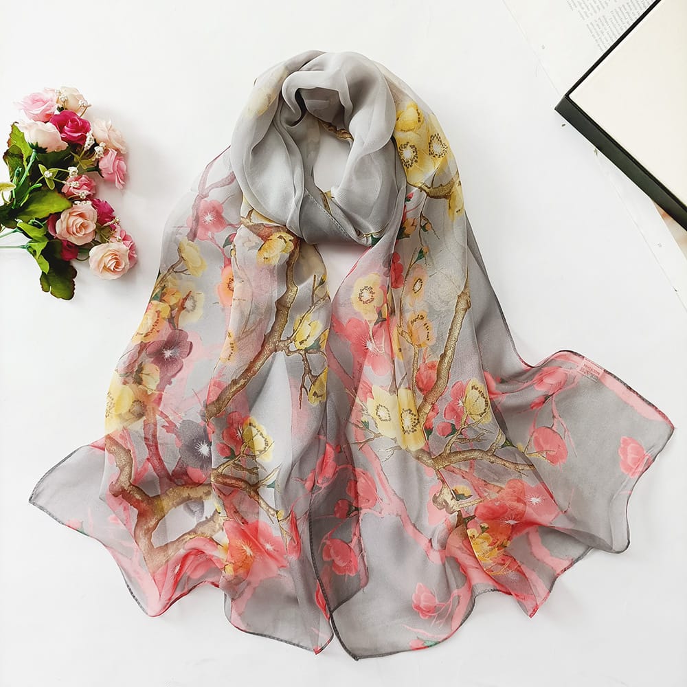 🌸 Luxury Printed Square Fashion Scarf