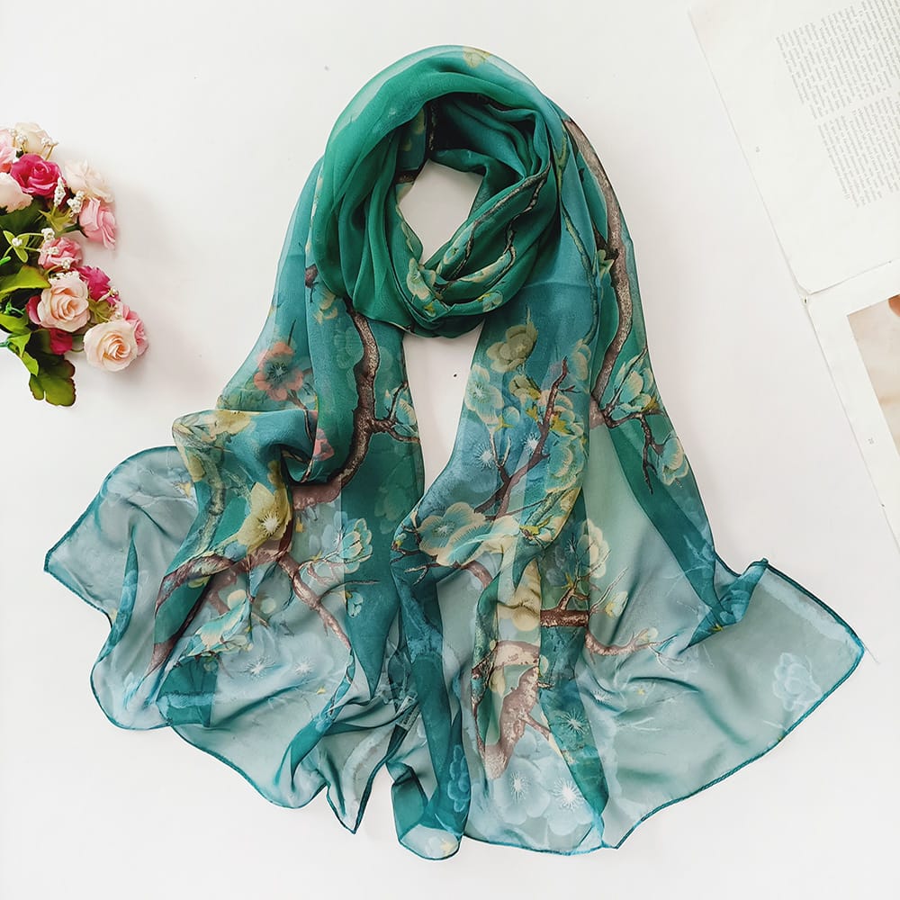 🌸 Luxury Printed Square Fashion Scarf