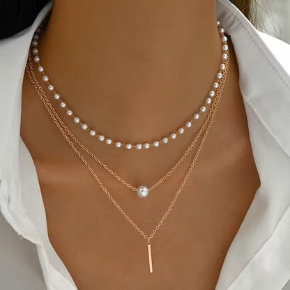 🎀 Faux Pearl Bow Pendant Statement Necklace