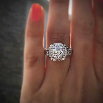💎 Geometric Silver-Tone Gemstone Fashion Ring