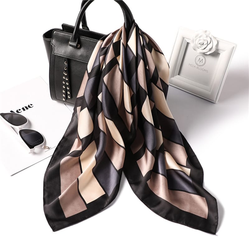 🌷 Versatile Printed Square Scarf