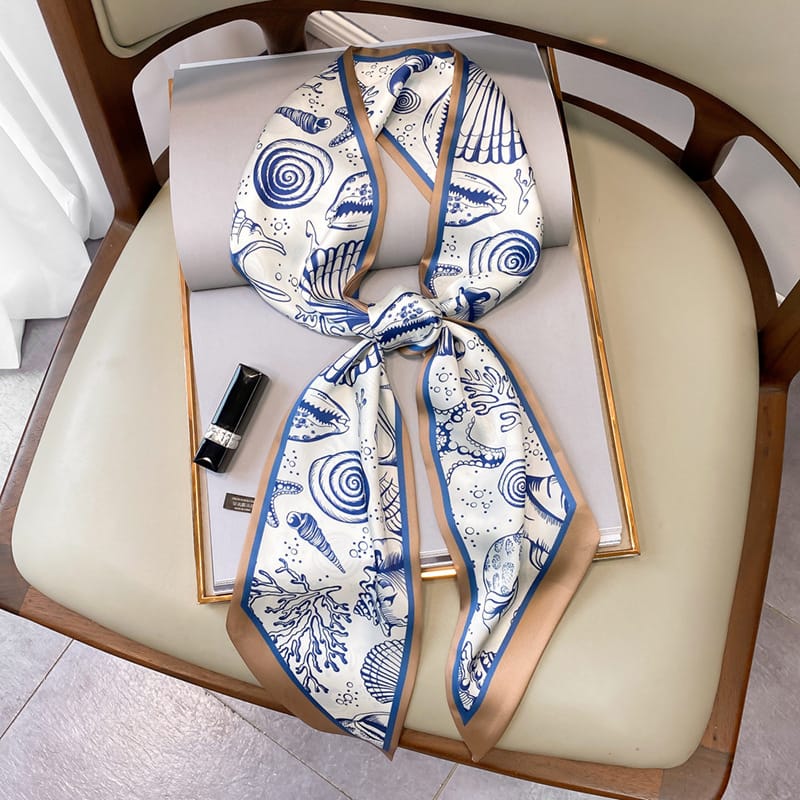 🐎 Elegant Geometric Twilly Scarf