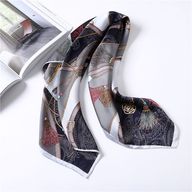 🌷 Versatile Printed Square Scarf