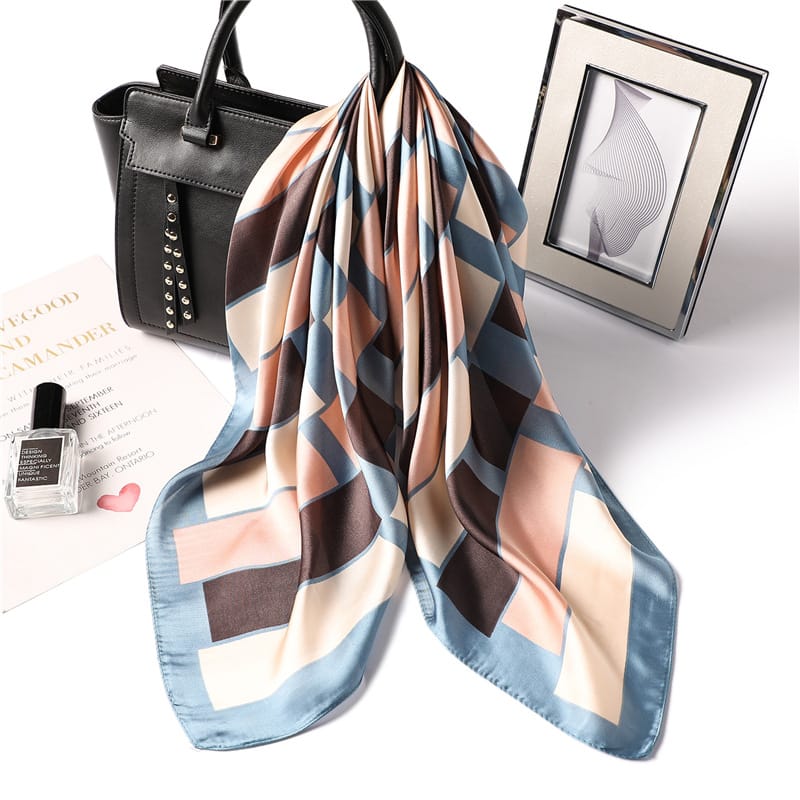 🌷 Versatile Printed Square Scarf