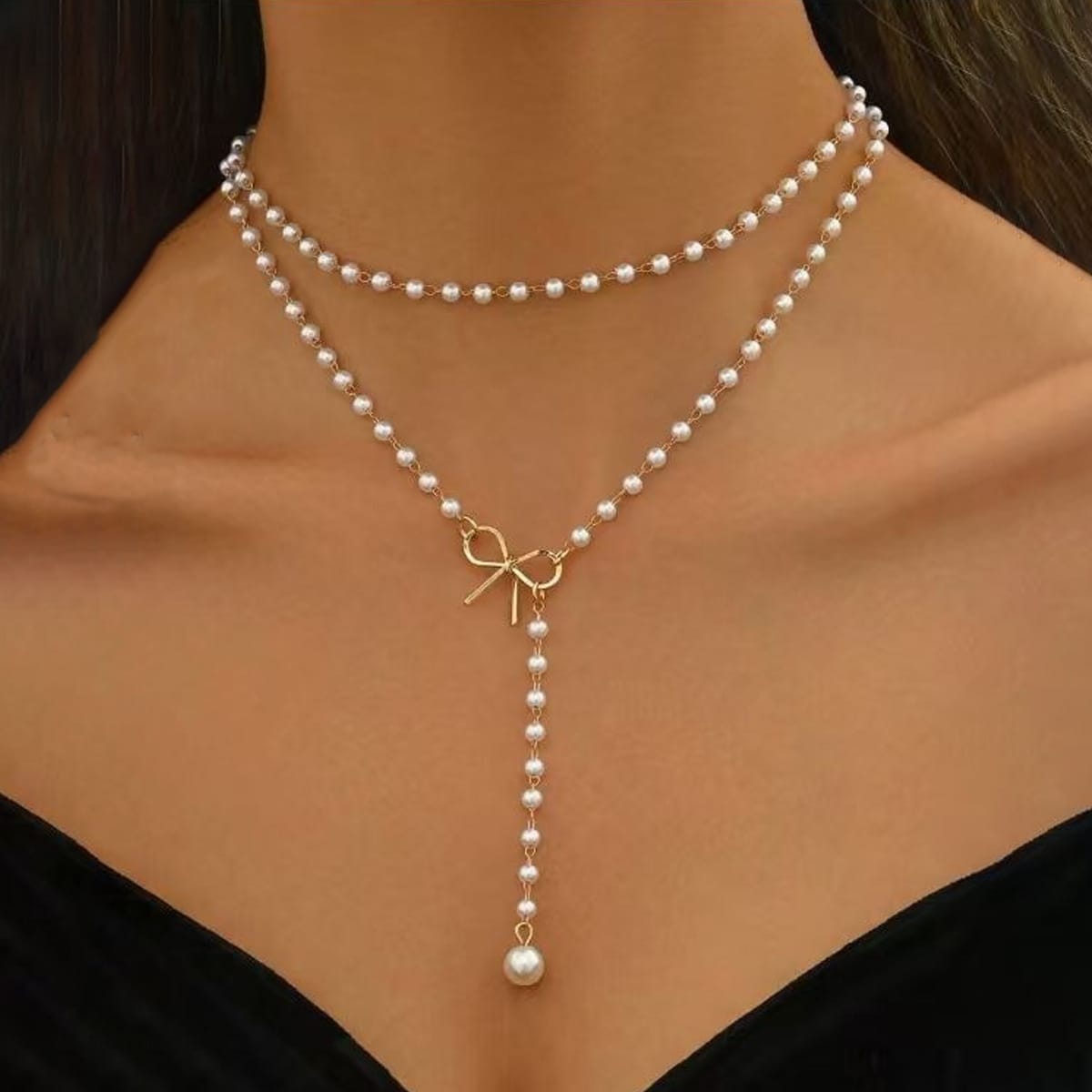 🎀 Faux Pearl Bow Pendant Statement Necklace