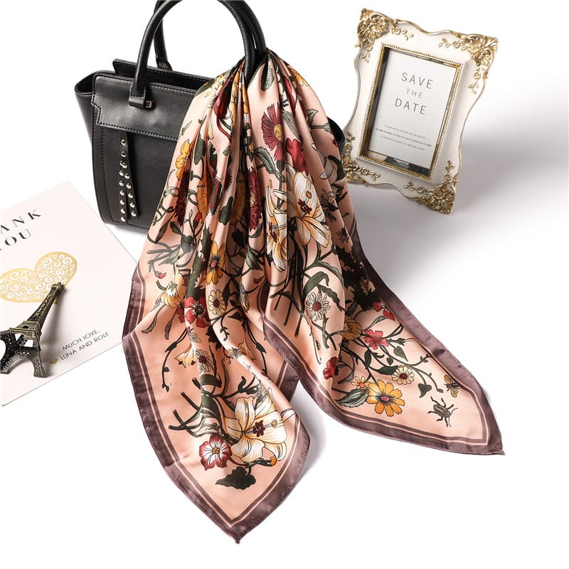 🌷 Versatile Printed Square Scarf