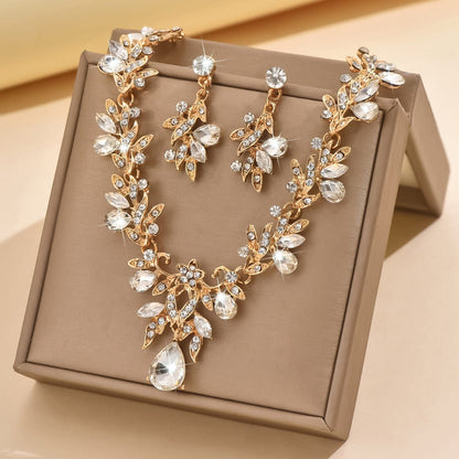 💎 Floral Crystal Statement Necklace & Earrings Set