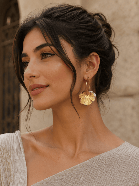 🌸 Hollow Flower Fashion Earrings