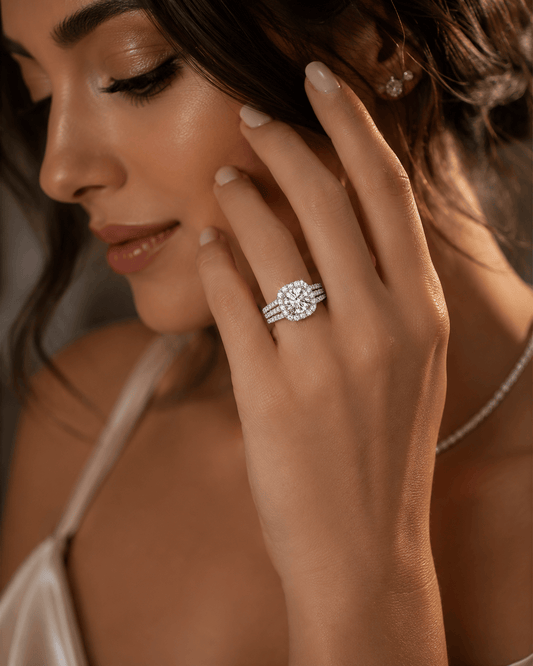 💍 White Gold-Plated Zircon Geometric Ring