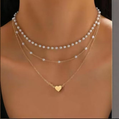 🎀 Faux Pearl Bow Pendant Statement Necklace